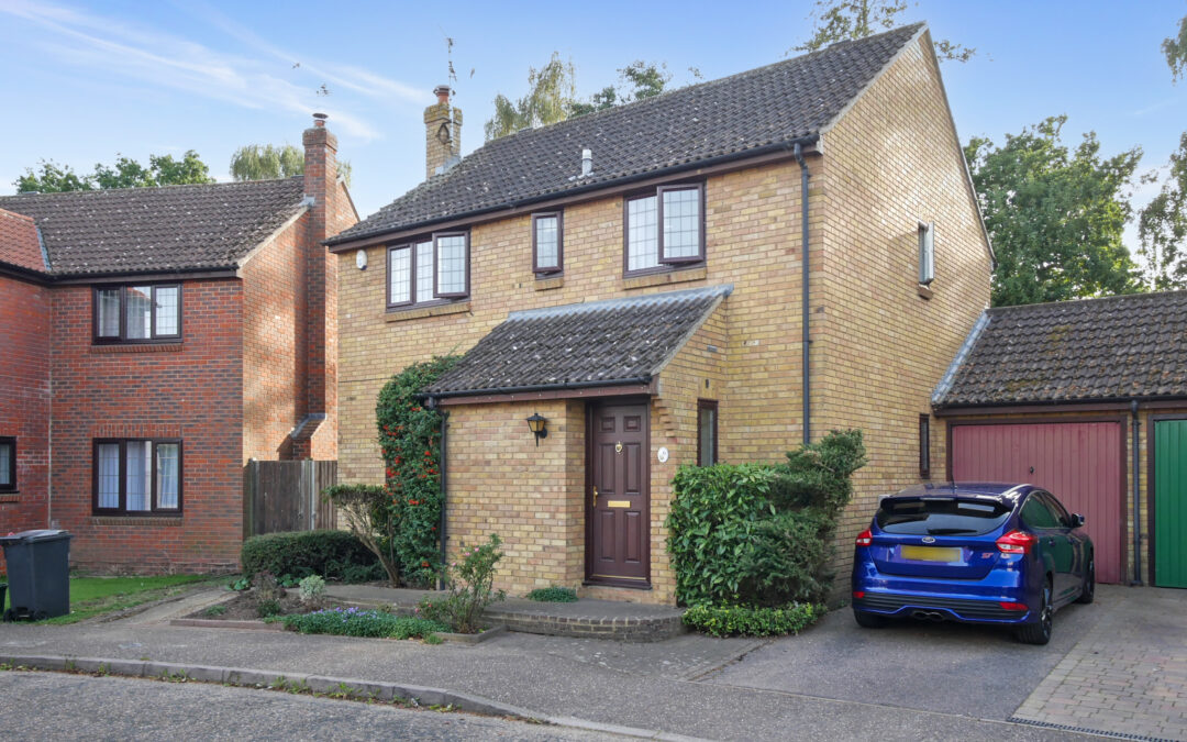 ATTRACTIVE FOUR BED LINKED DETACHED FAMILY HOUSE, WIDGEON PLACE KELVEDON COLCHESTER ESSEX