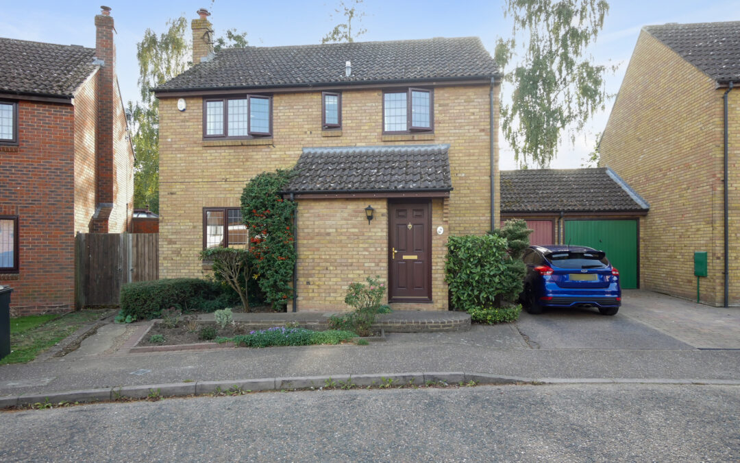 ATTRACTIVE FOUR BED LINKED DETACHED FAMILY HOUSE, WIDGEON PLACE KELVEDON COLCHESTER ESSEX