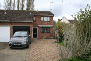FOR RENT PACKE CLOSE FEERING